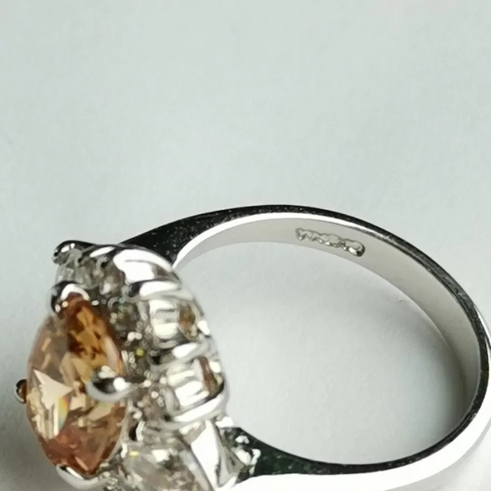 Oval cut Imperial Topaz Cz Halo ring size 7 🆕